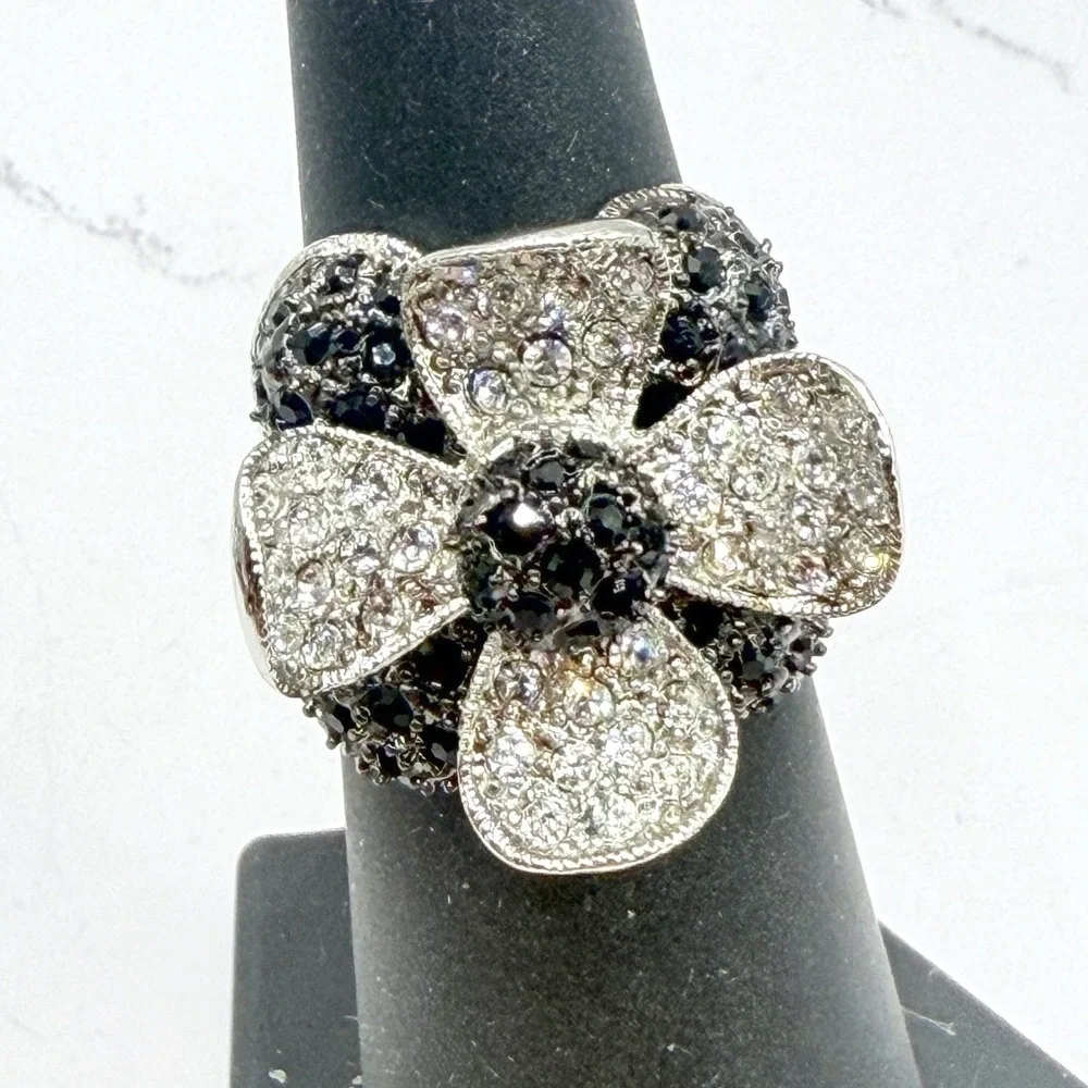 New Rhodium Plated Black Clear Rhinestone Flower Ring Size 5 Silver Tone VIDEO